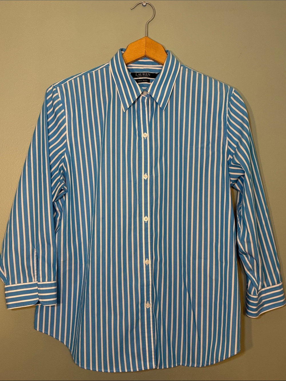 Ralph Lauren Size Large Blue and White Vertical Stripe Collared Shirt Non Iron